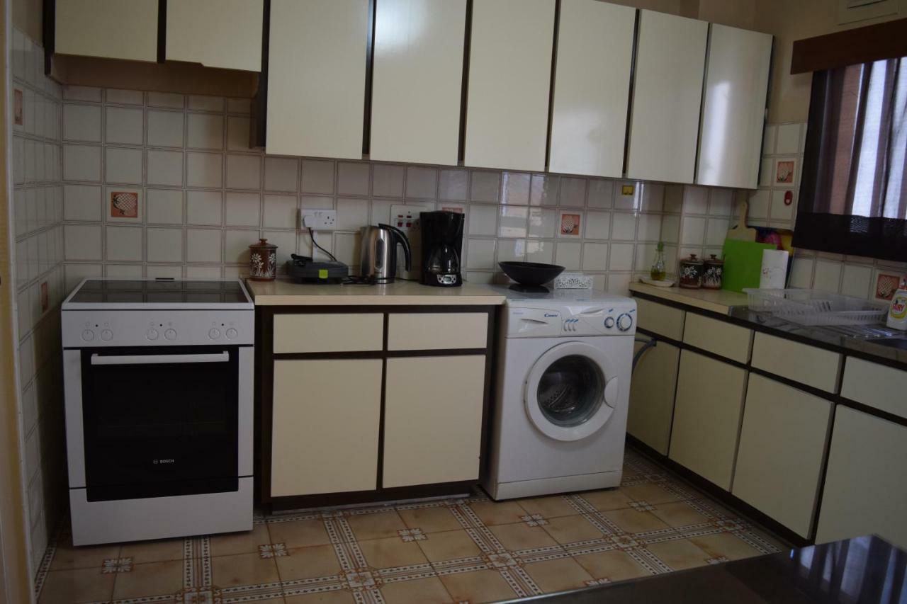 Mediterranean Breeze Apartment Limassol Ngoại thất bức ảnh